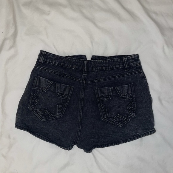 MILLENIAL PINK BLACK SHORTS - Picture 2 of 3